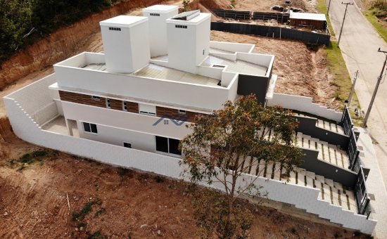 casa-geminada-venda-saco-grande-584374